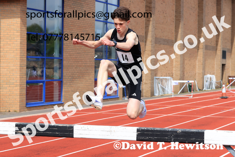 Steeplechase, 2026 Elswick Harriers Event, Wentworth, Hexham. Photo: David T. Hewitson/Sports for All Pics